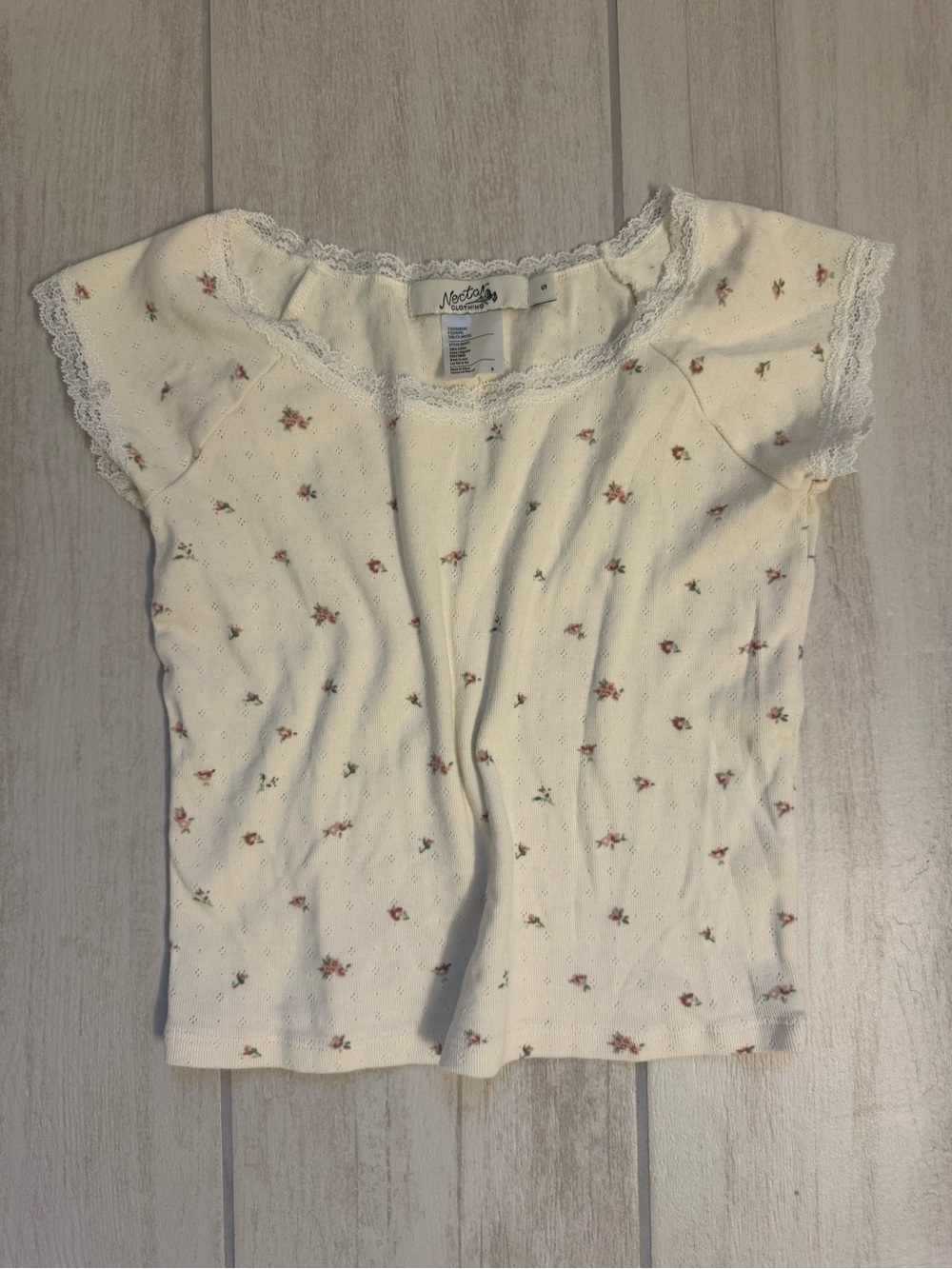 Nectar Clothing Cream Floral Lace-Trim Top